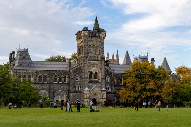 University of Toronto Libraries: History, Collections, Services, Research, and Its Role in Global Scholarship